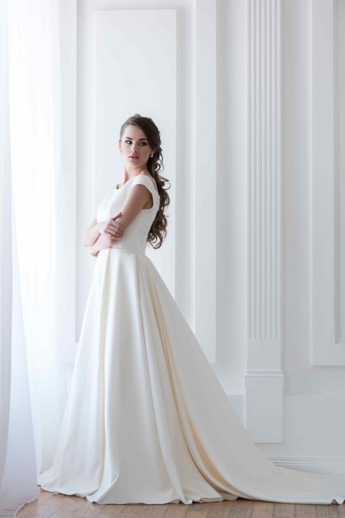 Фото Самые длинные свадебные платья - Blanche Bridal