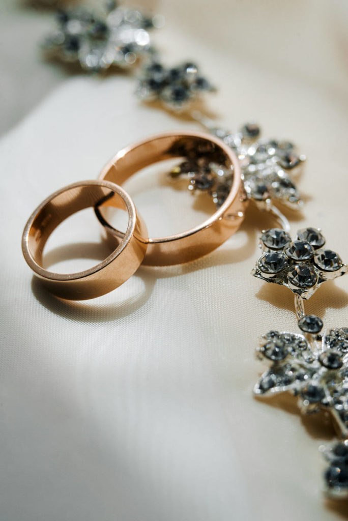 Золотые свадебные кольца